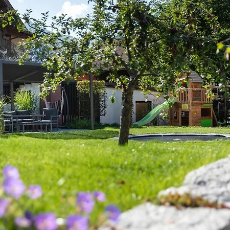 Alpenliving Apartman *
